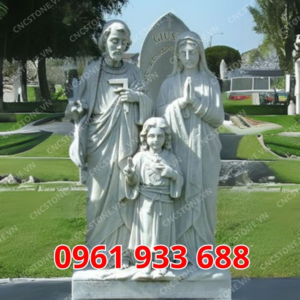 Tượng gia đình Thánh Gia bằng đá đẹp