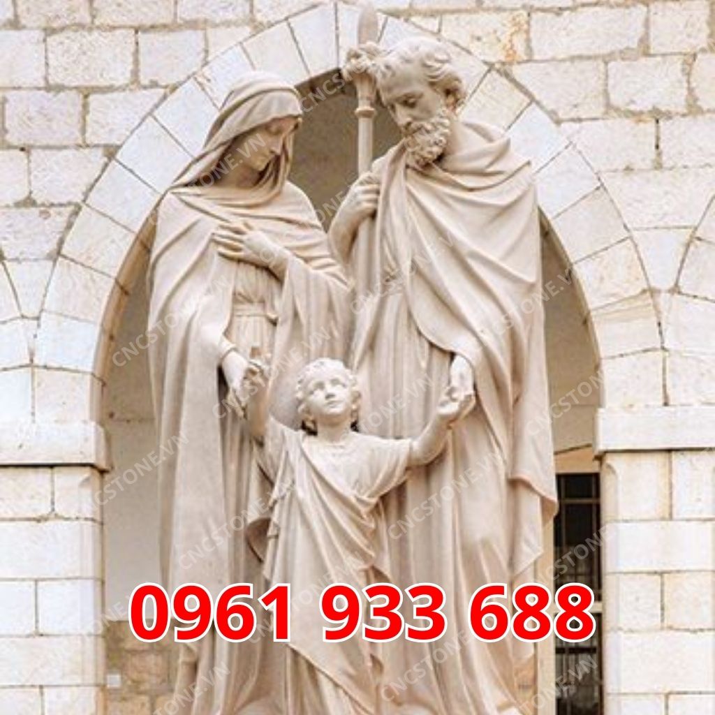 Tượng gia đình Thánh Gia bằng đá