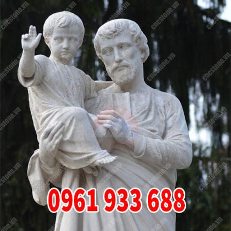 Tượng Đức Cha bằng đá