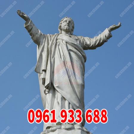 Tượng Thiên Chúa bằng đá đẹp năm 2025