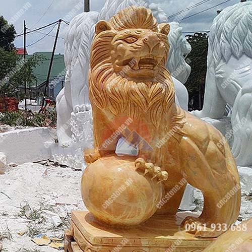 Sư tử đá vàng uy dũng chỉ có tại cncstone, liên hệ 0961 933 688 để được tư vấn trực tiếp