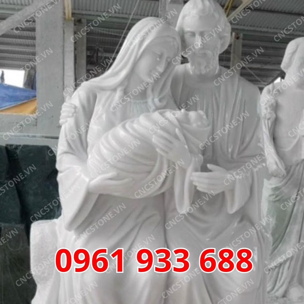 Tượng gia đình Thánh Gia bằng đá