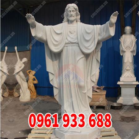 Tượng Thiên Chúa bằng đá